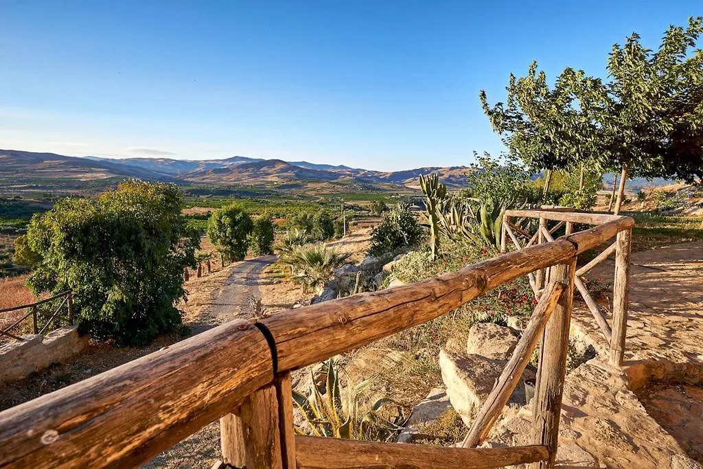 Séjour à la ferme Villa Agriturismo Conte Ruggero à Centuripe Italie